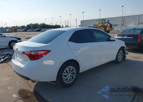 2017 Toyota Corolla Le z USA, uszkodzony, nr VIN 5YFBURHE4HP707590